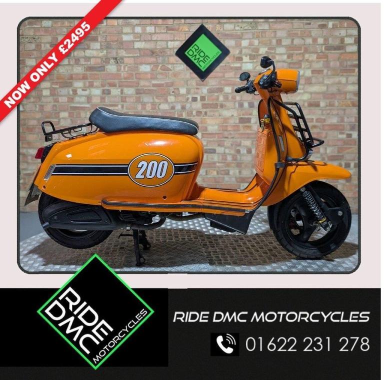 SCOMADI TURISMO LEGGERA 200. 16. ONLY 3039 MILES. SERVICED. LUGGAGE RACKS.