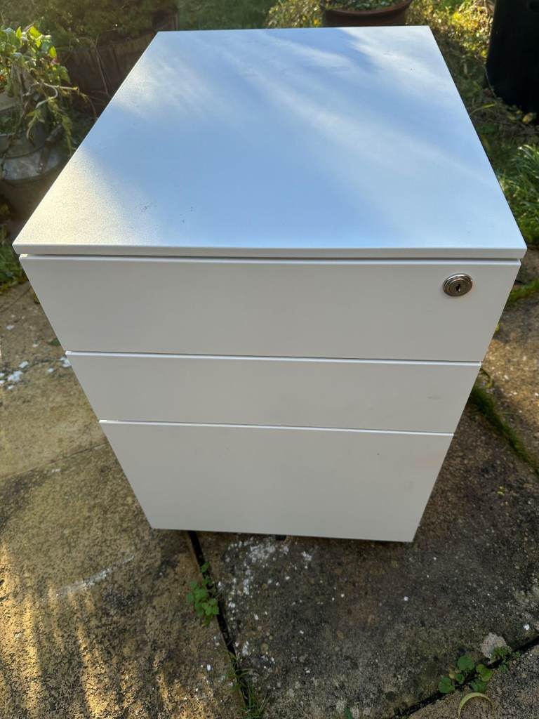 image for FREE - Metal Draw Cabinet  **EXCELLANT CONDITION**