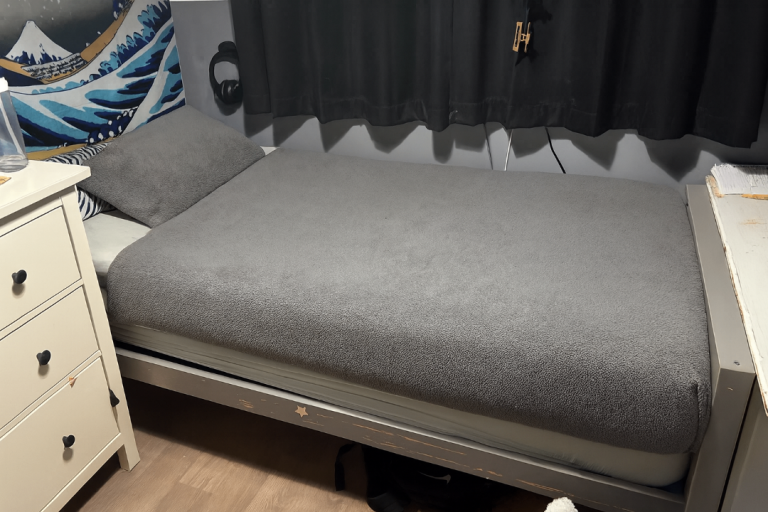 Single bed & Emma mattress 