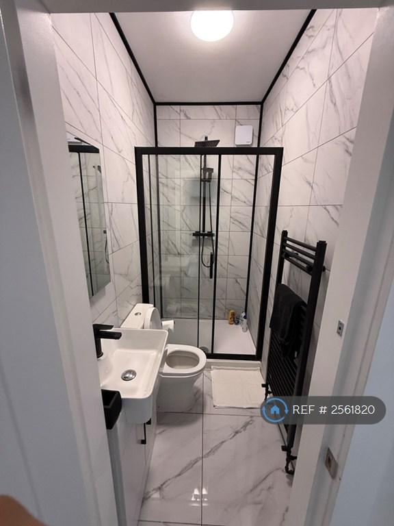 5 bedroom house in Knighton Road, Leicester, LE2 (5 bed) (#2561820)