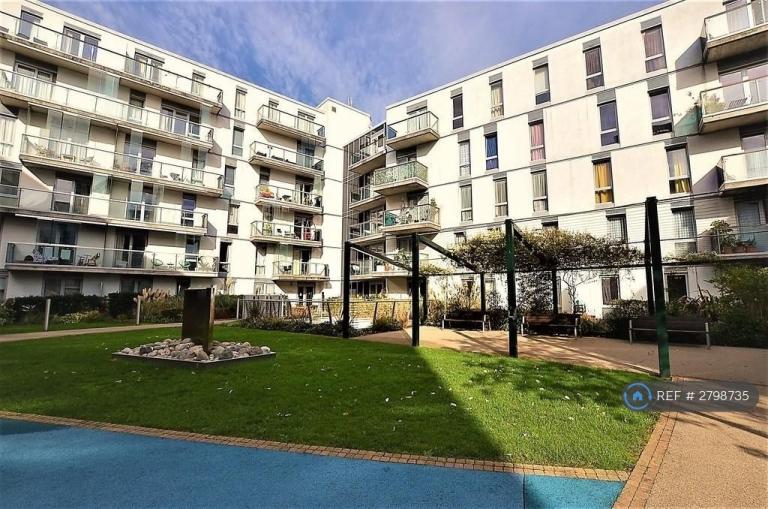 2 bedroom flat in Empire Way, Wembley, HA9 (2 bed) (#2798735)