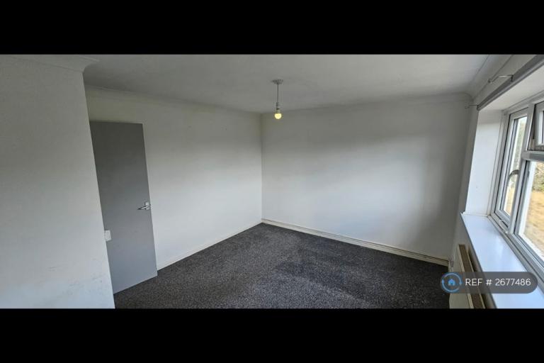 1 bedroom flat in Whitehall Court, Retford, DN22 (1 bed) (#2677486)