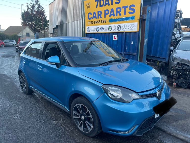 image for 2015 MG-3 1.5 Petrol 5Speed Blue BREAKING parts