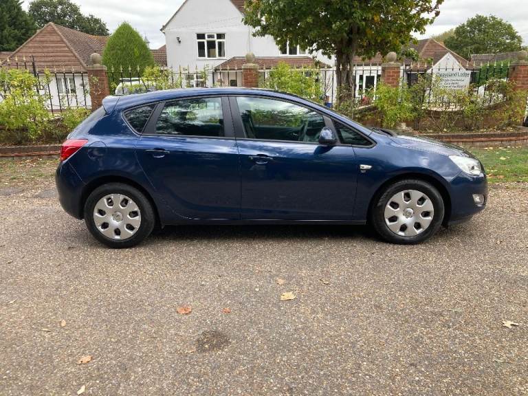 2009 VAUXHALL ASTRA 1.6 i 5 DOOR HATCHBACK , ULEZ COMPLIANT, YEARS  MOT.