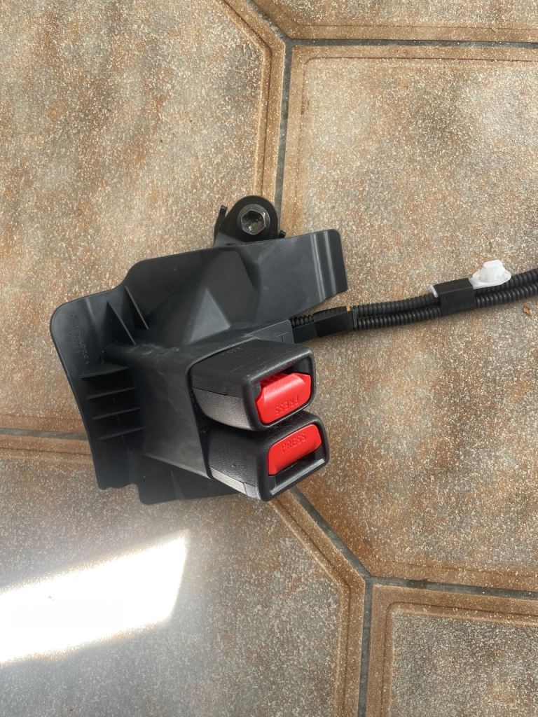 LEXUS ES 300H 2021 REAR TWIN DOUBLE SEAT BELT BUCKLE