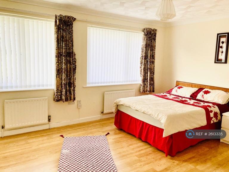 6 bedroom house in Oakwood Road, Southampton, SO53 (6 bed) (#2613335)