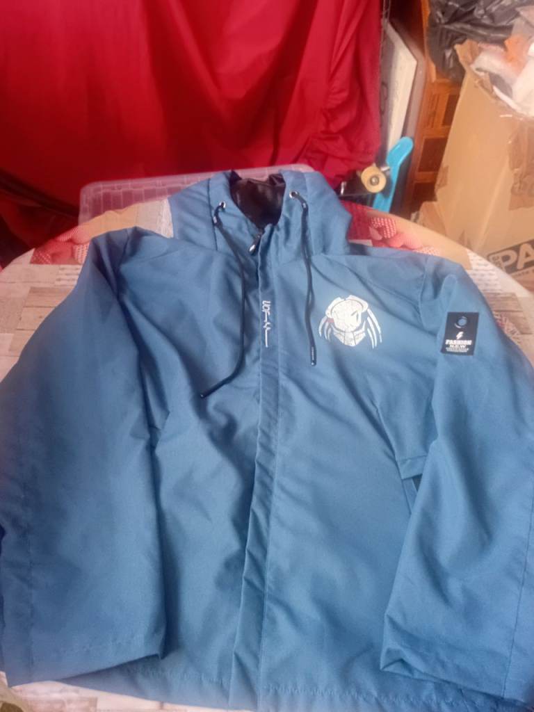 HALLOWEEN BRAND NEW PREDATER JACKET 