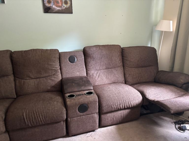 Free recliner and speaker corner sofa, collection girton