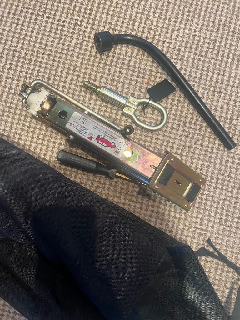 Car jack from a Skoda Felicia 