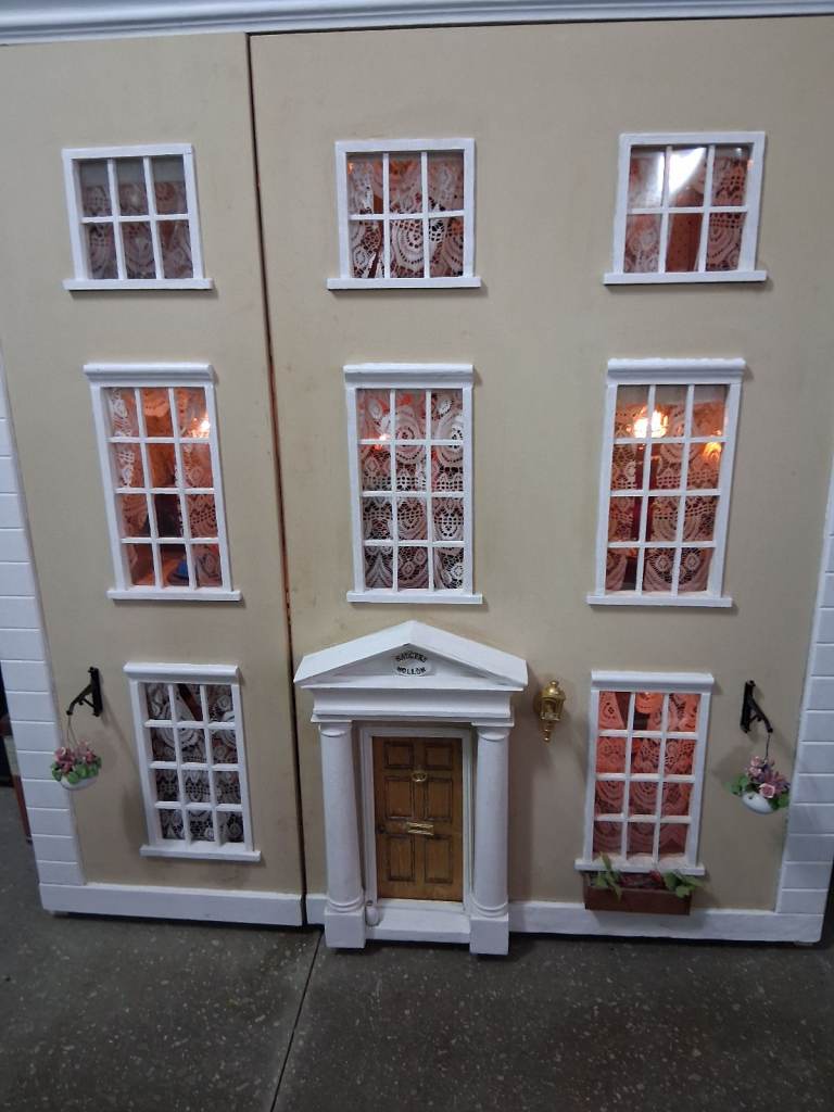 Collectors dollshouse 