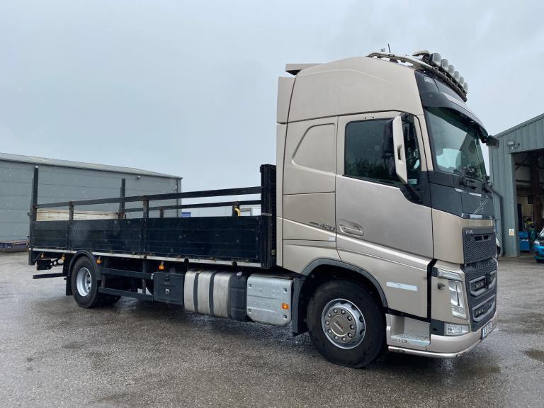 2018/18 VOLVO FH 420 18 TONNE DROPSIDE WITH 24FT BODY / TAIL LIFT