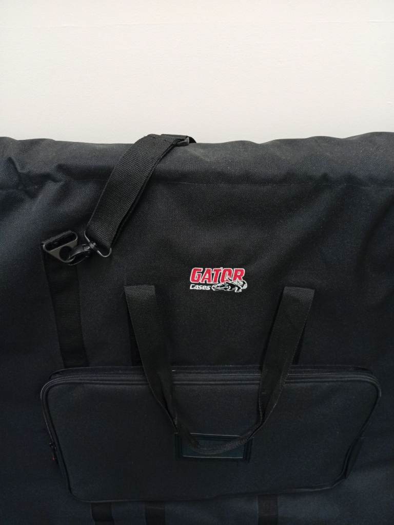 Large hand carry case 1.38 m  - art work, paintings and display screens etc