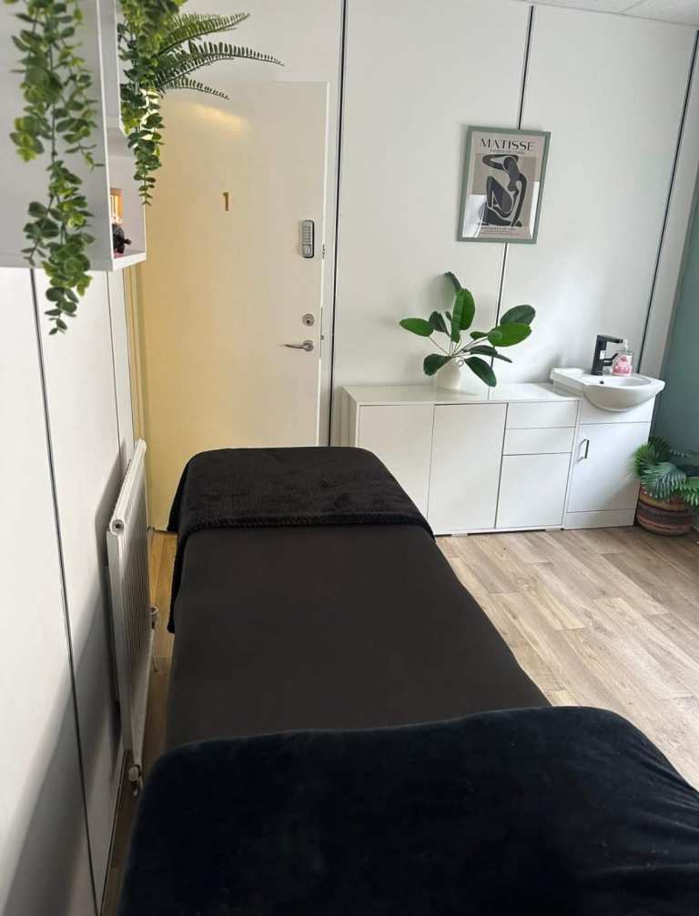 Therapy rooms to let city centre