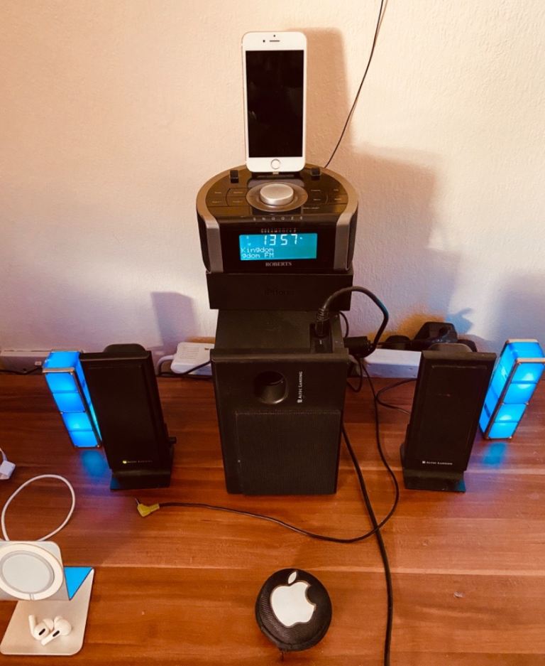 radio usb microphones iphone  with  Lansing speaker 🔈