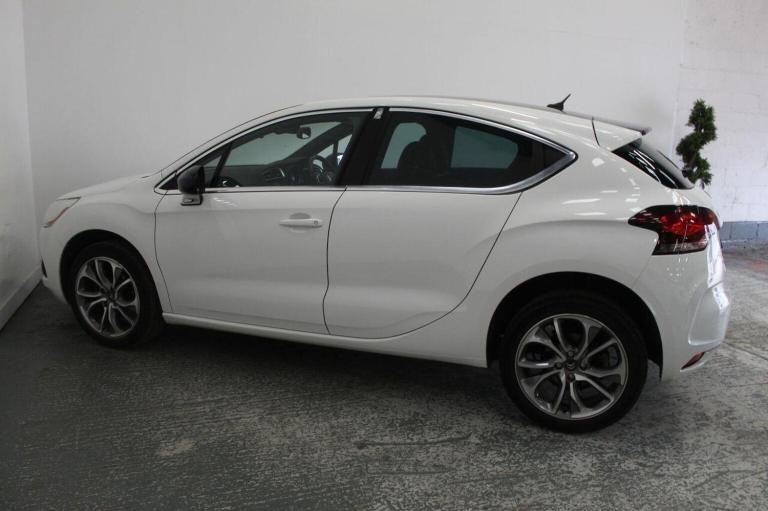 CITROEN DS4 1.6 e-HDi Airdream DStyle Nav Euro 5 (s/s) 5dr 2015