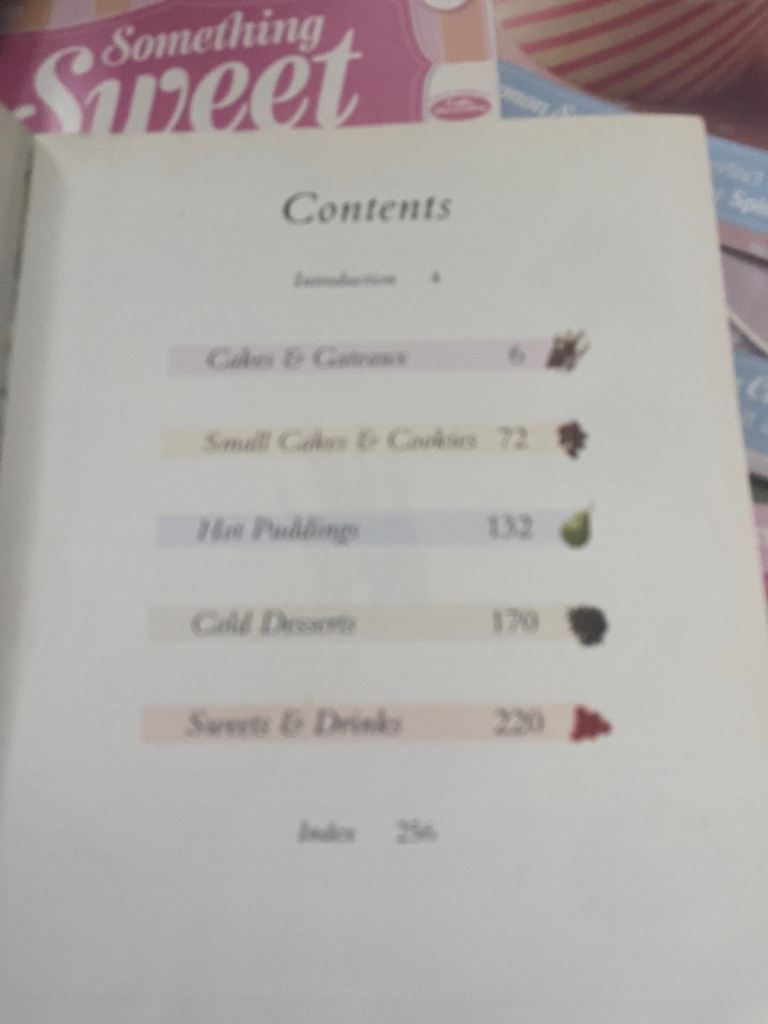 Large bundle of cake making / decorating items 