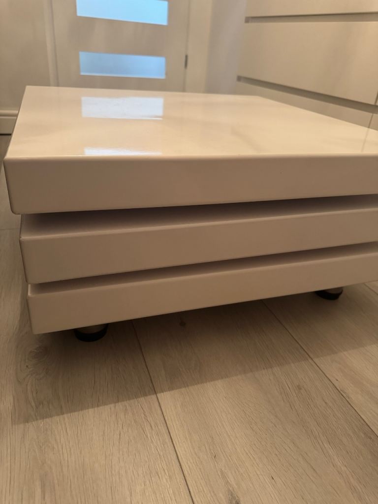 White High-Gloss Coffee Table with 360° Rotating Top