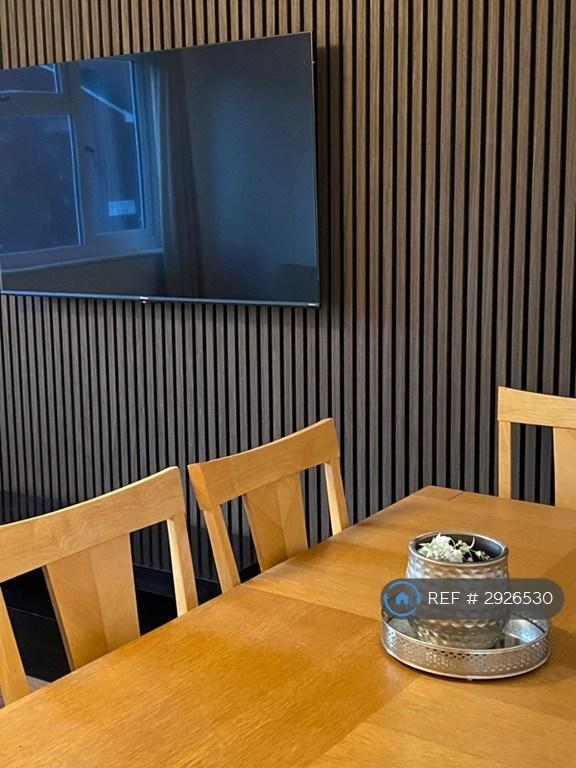 1 bedroom flat in Cherryton Walk, Manchester, M13 (1 bed) (#2926530)