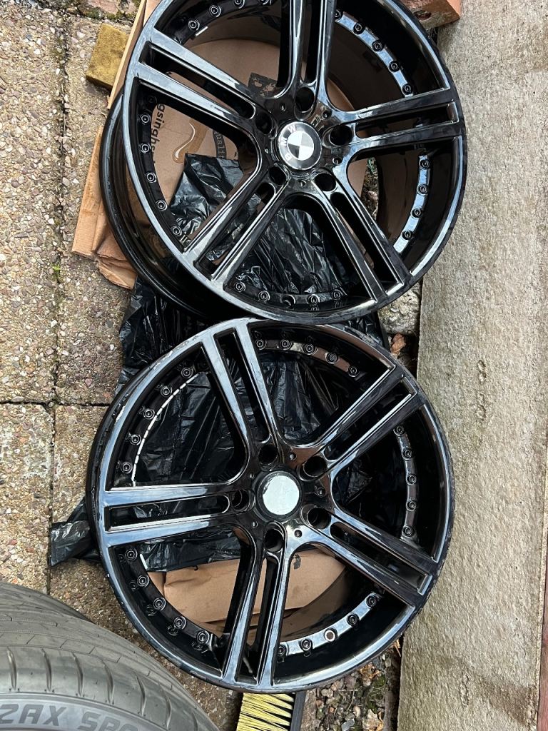 Alloy wheel gloss black 