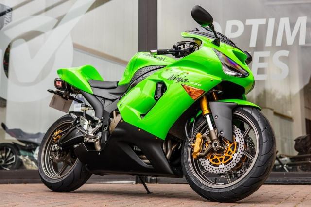 Kawasaki ZX-6R SUPER LOW MILES ! YOSHI ! STUNNING | in York, North