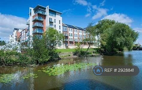 2 bedroom flat in Pond Garth, York, YO1 (2 bed) (#2928841)