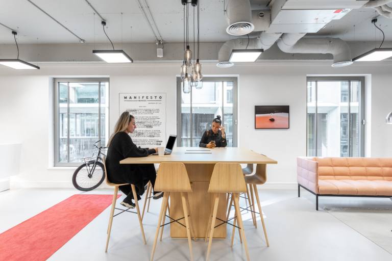 London - EC4N 6NP \ Office Space with 5 Desks and All Services Included