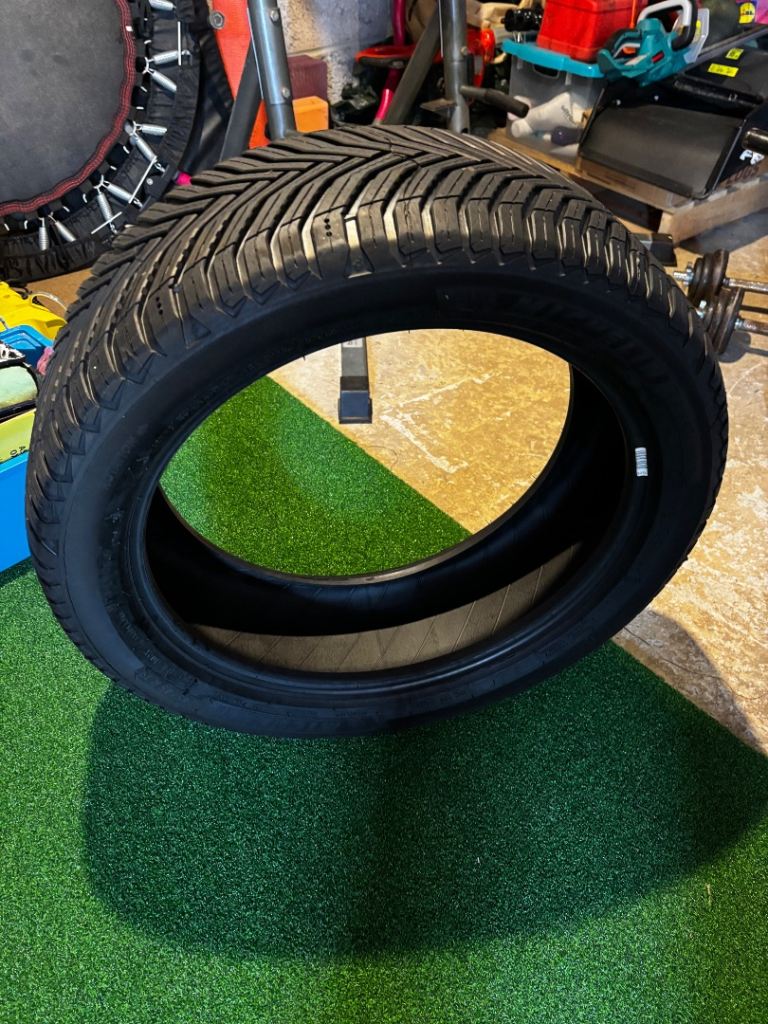245 45 r19 Michelin tyre