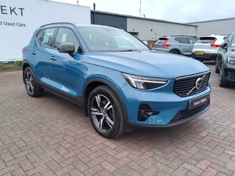 VOLVO XC40 2.0 B3P Plus Dark 5dr Auto