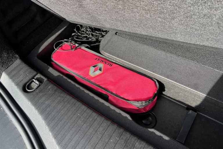 2022 Renault Megane 1.6 E-TECH PHEV 160 Iconic 5dr Auto ESTATE PETROL/ELECTRIC Automatic