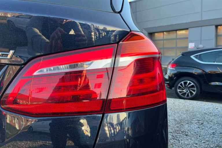 2018 BMW 2 Series 220d xDrive Luxury 5dr Step Auto HATCHBACK DIESEL Automatic