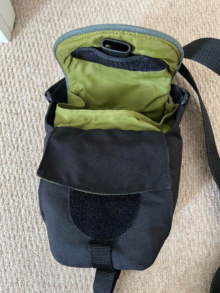 Crumpler camera bag 