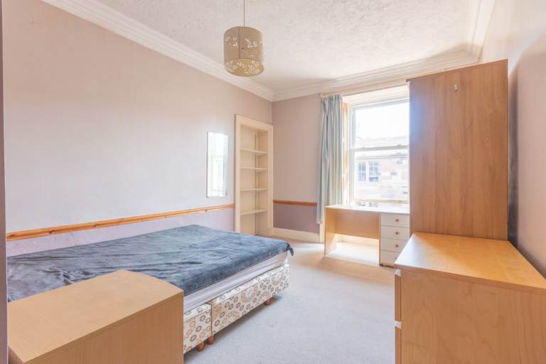Spacious, 4 bedroom, 3rd floor flat in the heart of Newington – available soon!