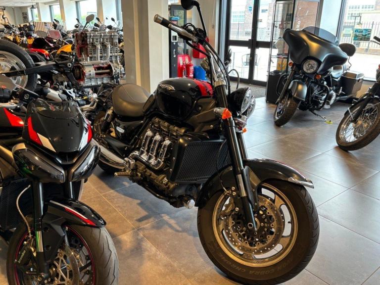 2015 ROCKET 3 ROADSTER BLACK AND RED ONLY 11,707 MILES 