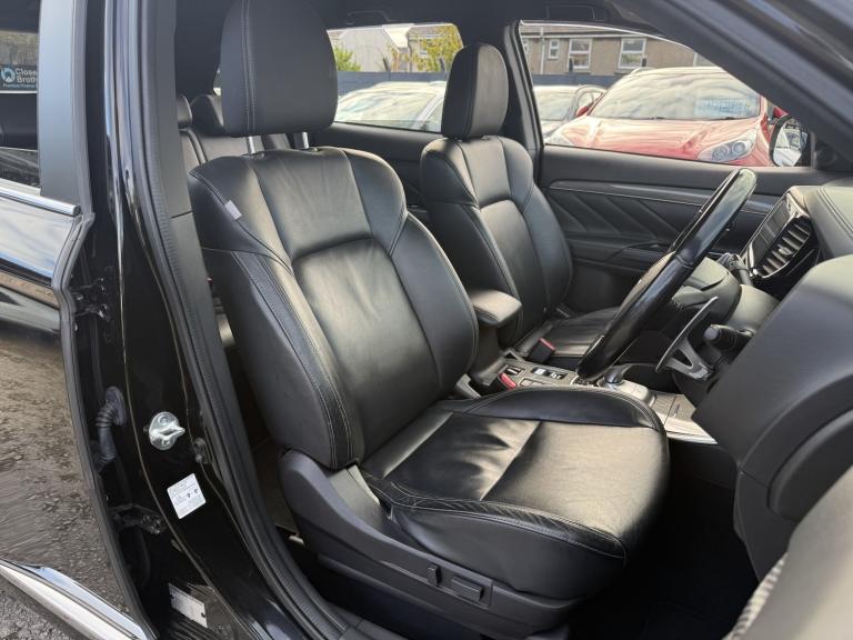 MITSUBISHI OUTLANDER 2.4 h TwinMotor 13.8kWh 4h 2018