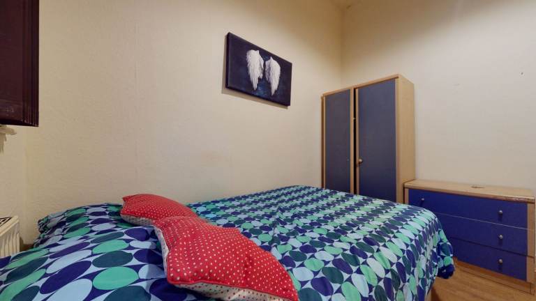 A spacious and bright room to rent in Cricklewood on Anson Road.