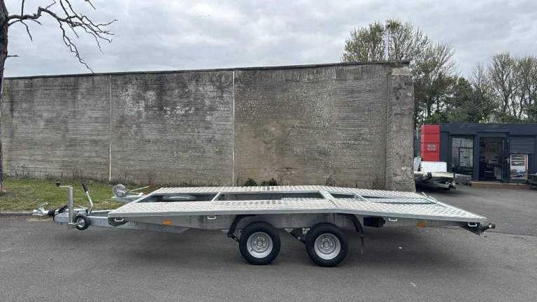 BRAND NEW 4M x 2,1M TWIN AXLE JUPITER CAR TRANSPORTER BEAVERTAIL 2700KG