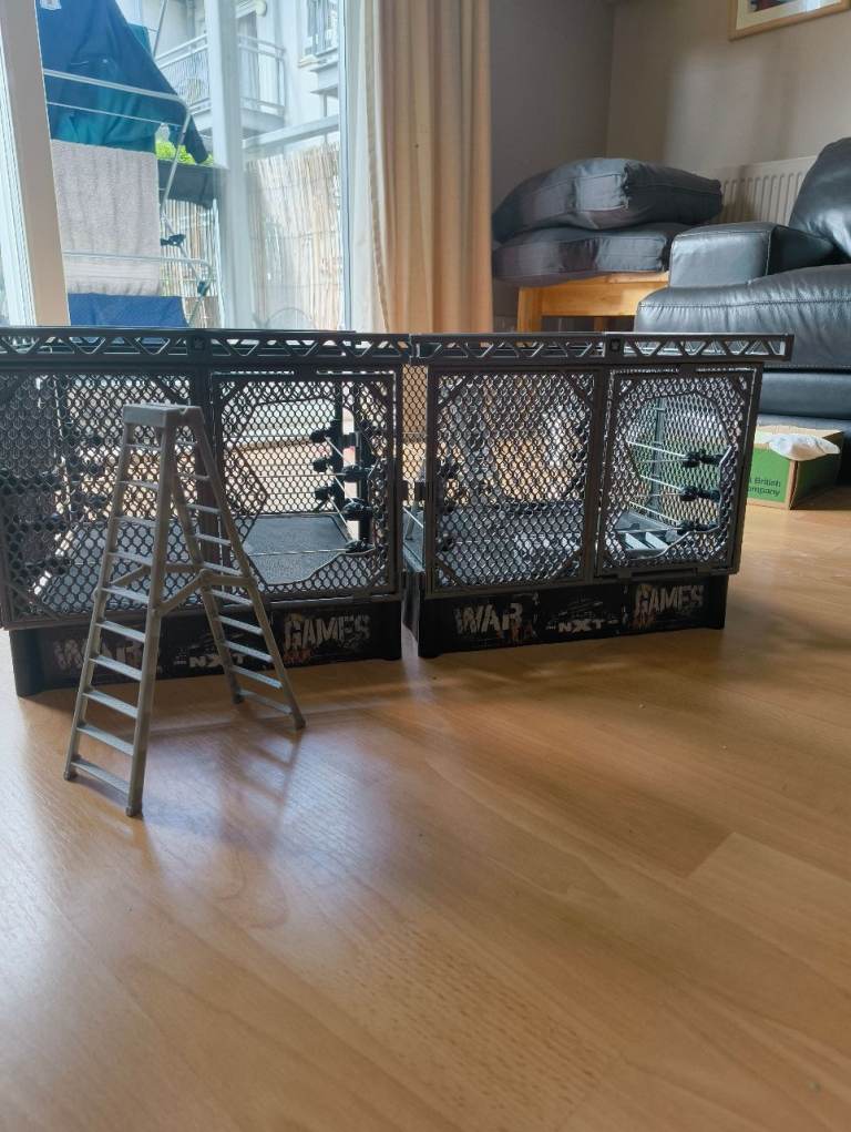 WWE Fighting Cage 