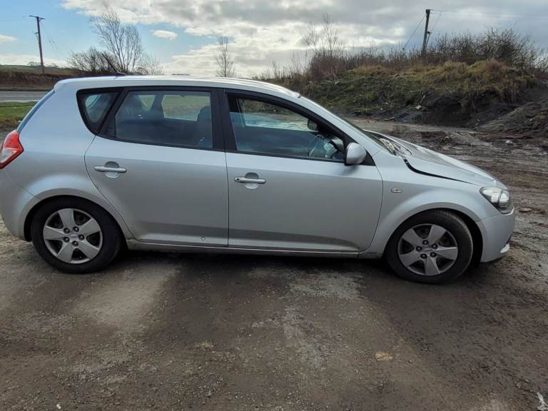 2010 KIA CEED 1.6 DIESEL £350 NO OFFERS