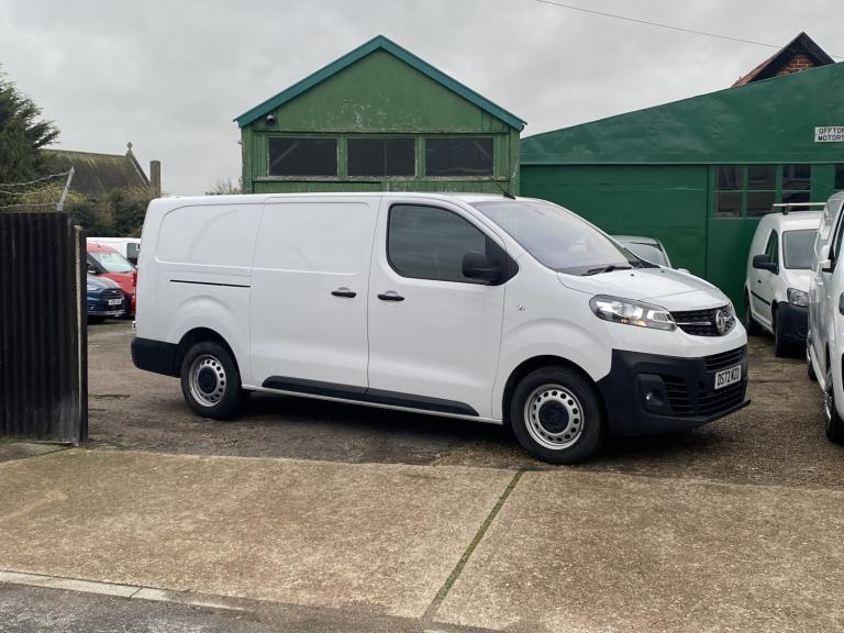 VAUXHALL VIVARO 1.5 Turbo D 2900 Dynamic White Manual Diesel 2022