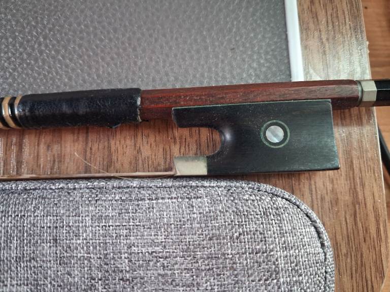 Violin bow