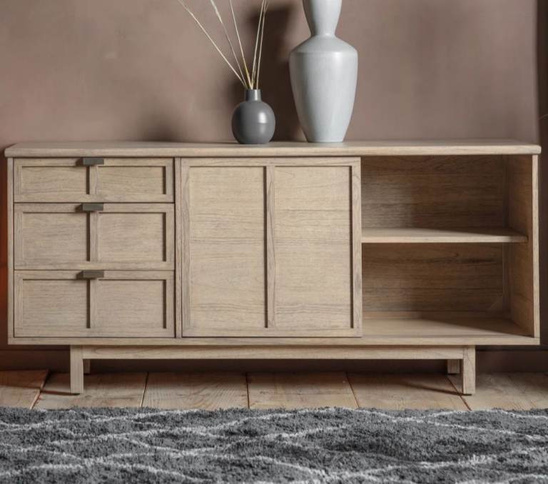 Bargain Brand New Wooden beautiful Sideboard, rrp£ 959.99...can deliver