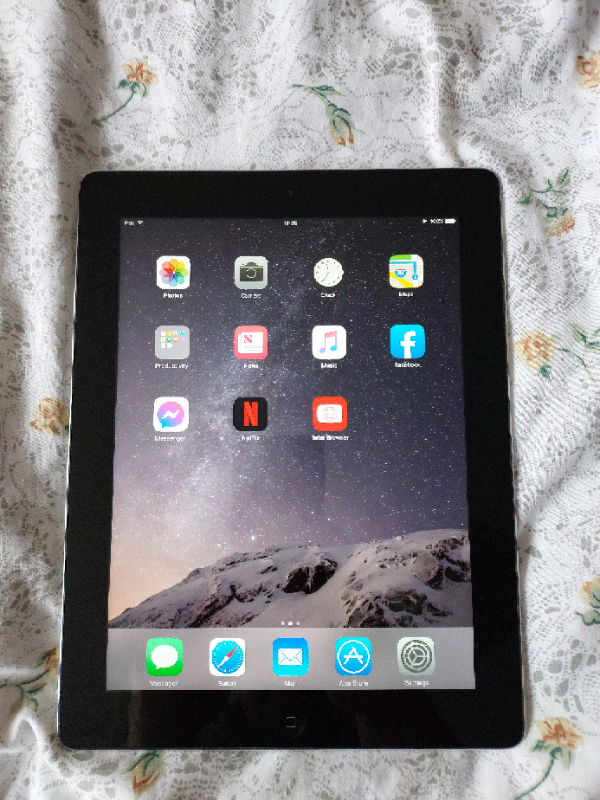 1 Ipad and 2 Ipods,please read description