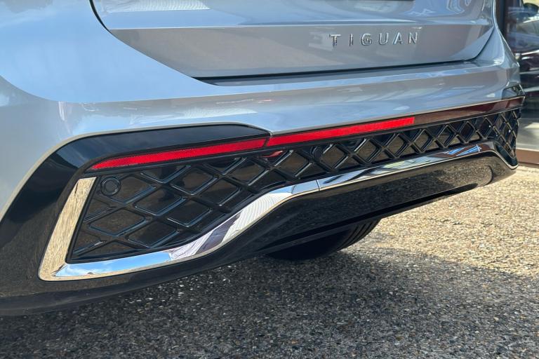  Volkswagen Tiguan 2.0 Tdi R Line Suv 5dr Diesel Dsg Euro 6 s/s 150 Ps Diesel