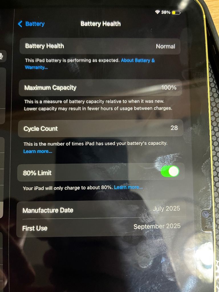 iPad 11th Gen A16 2025 128GB WiFI + Cellular 100% BH