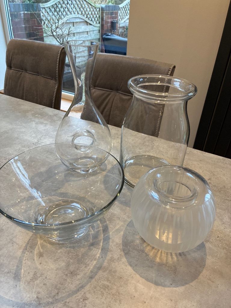 Selection of vases 