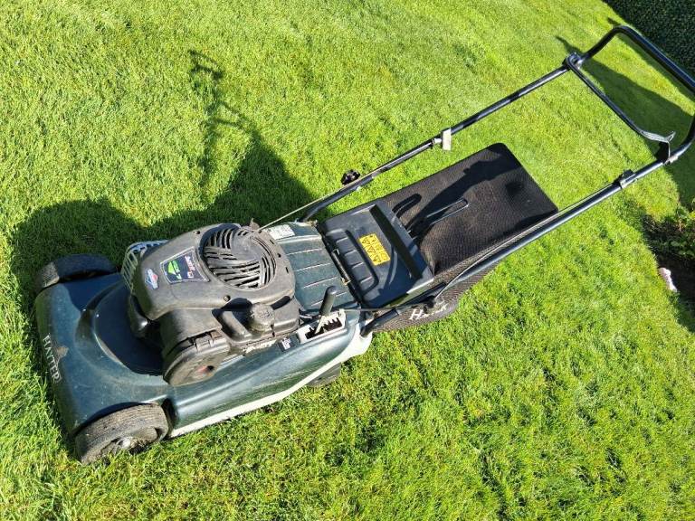 Hayter Harrier Spirit 41 Push roller lawnmower. Regularly serviced. Good stripes