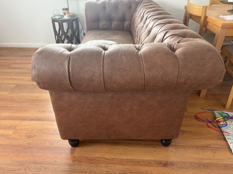 FREE Collection only from 2nd floor flat Brown Leather Chesterfield Style Sofa – Good Condition