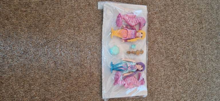 PLAYMOBIL FIGURES. MERMAIDS AND SEAHORSES. EXCELLENT CONDITION.