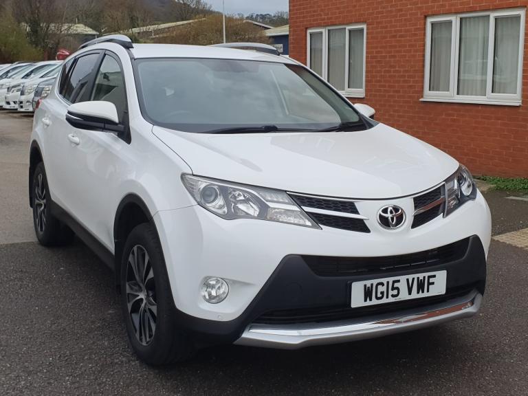 2015 Toyota RAV4 2.2 D-4D Invincible SUV 5dr Diesel Manual 4WD Euro 5 (150 ps)