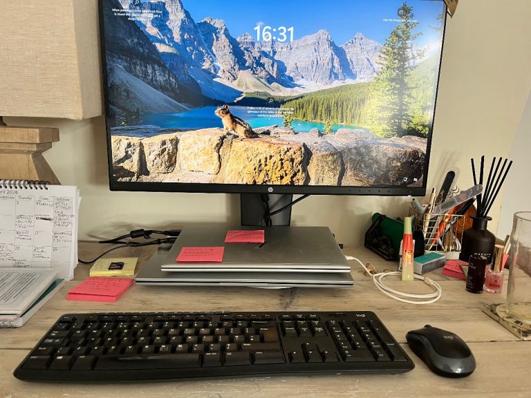 HP 24inch monitor & wireless keyboard & mouse